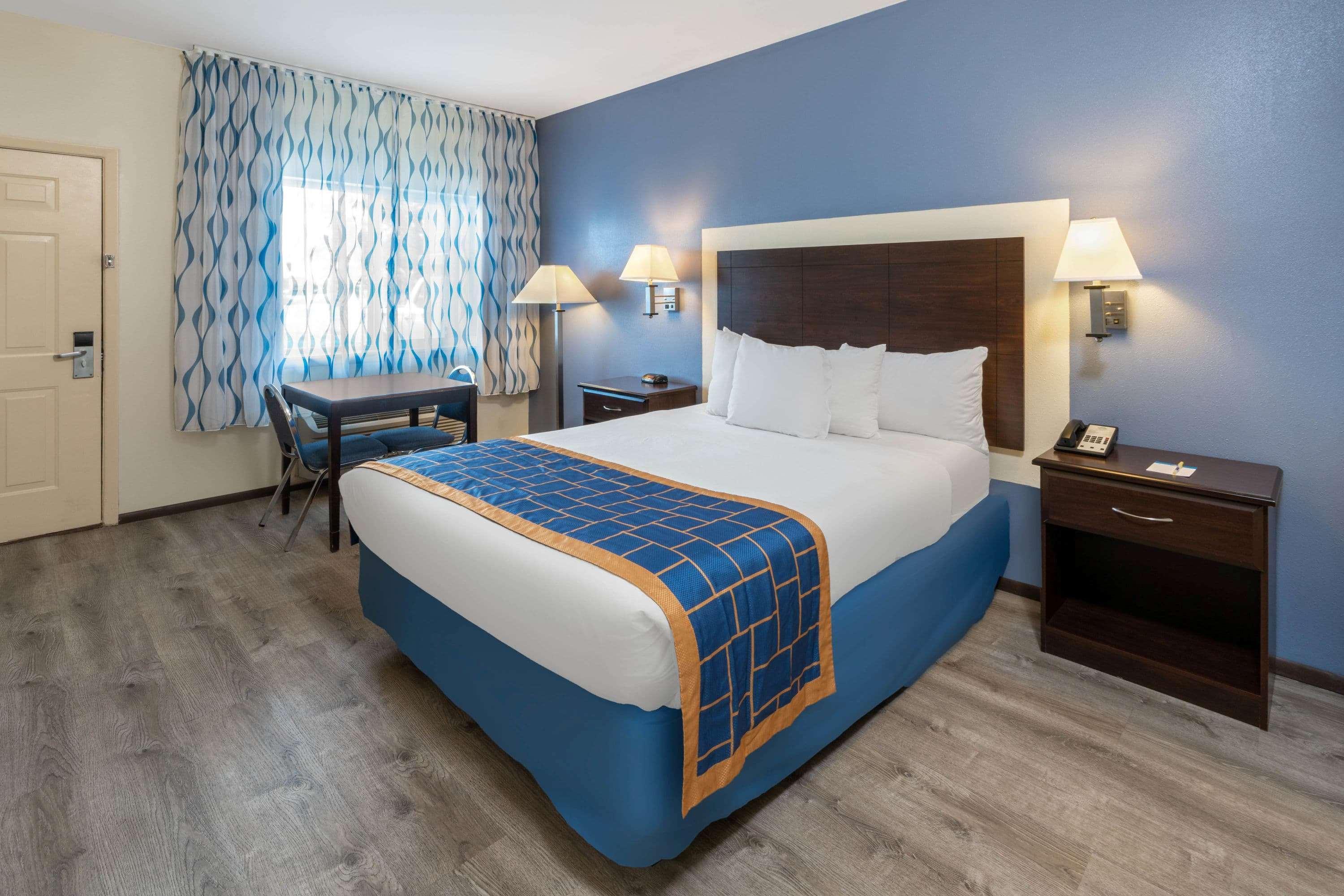 Days Inn By Wyndham Grants Bagian luar foto