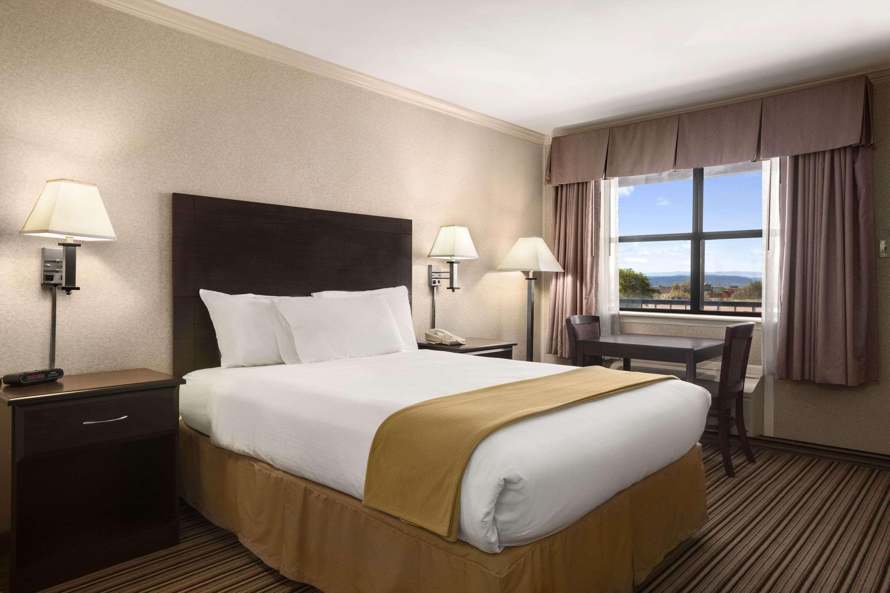 Days Inn By Wyndham Grants Bagian luar foto