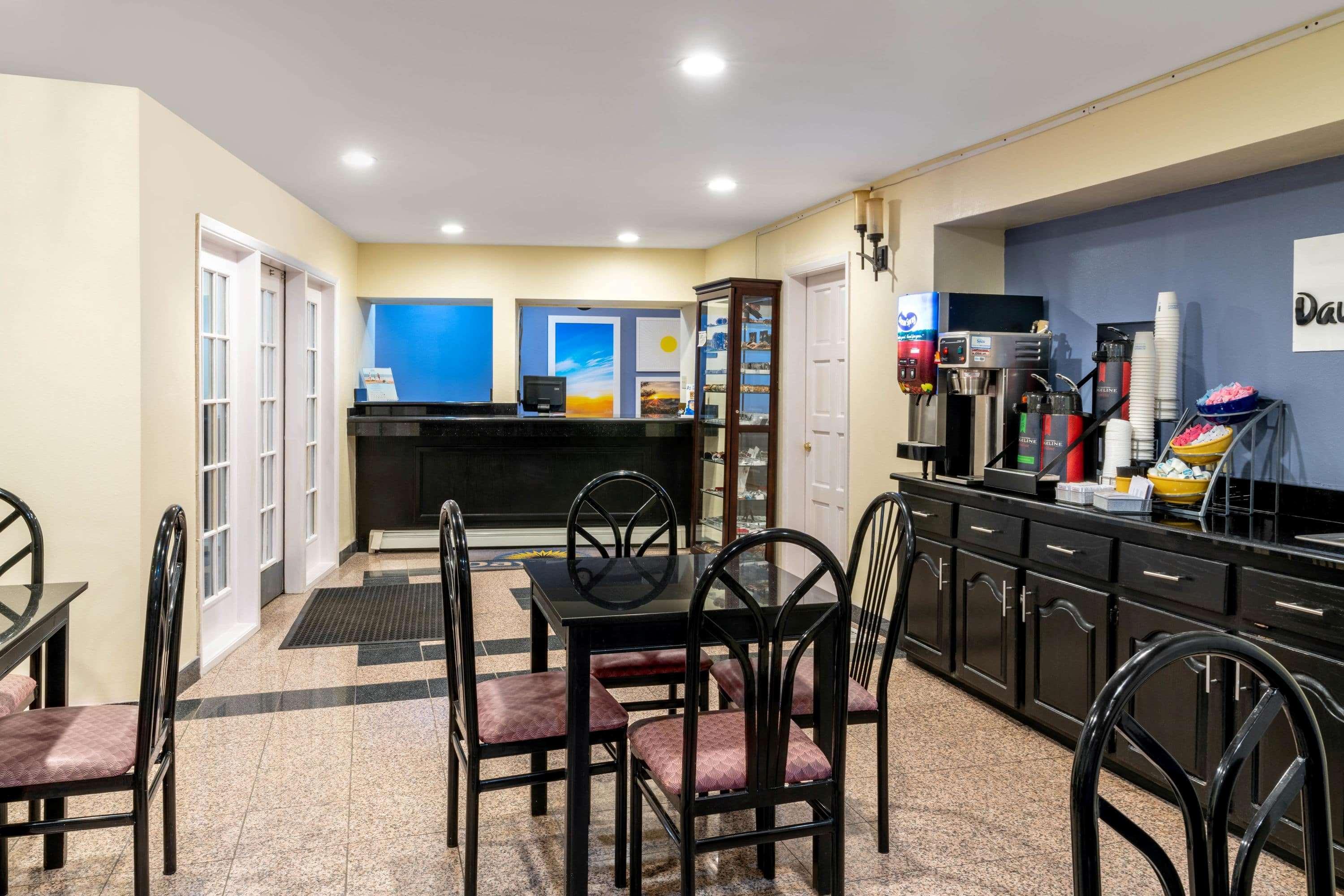 Days Inn By Wyndham Grants Bagian luar foto
