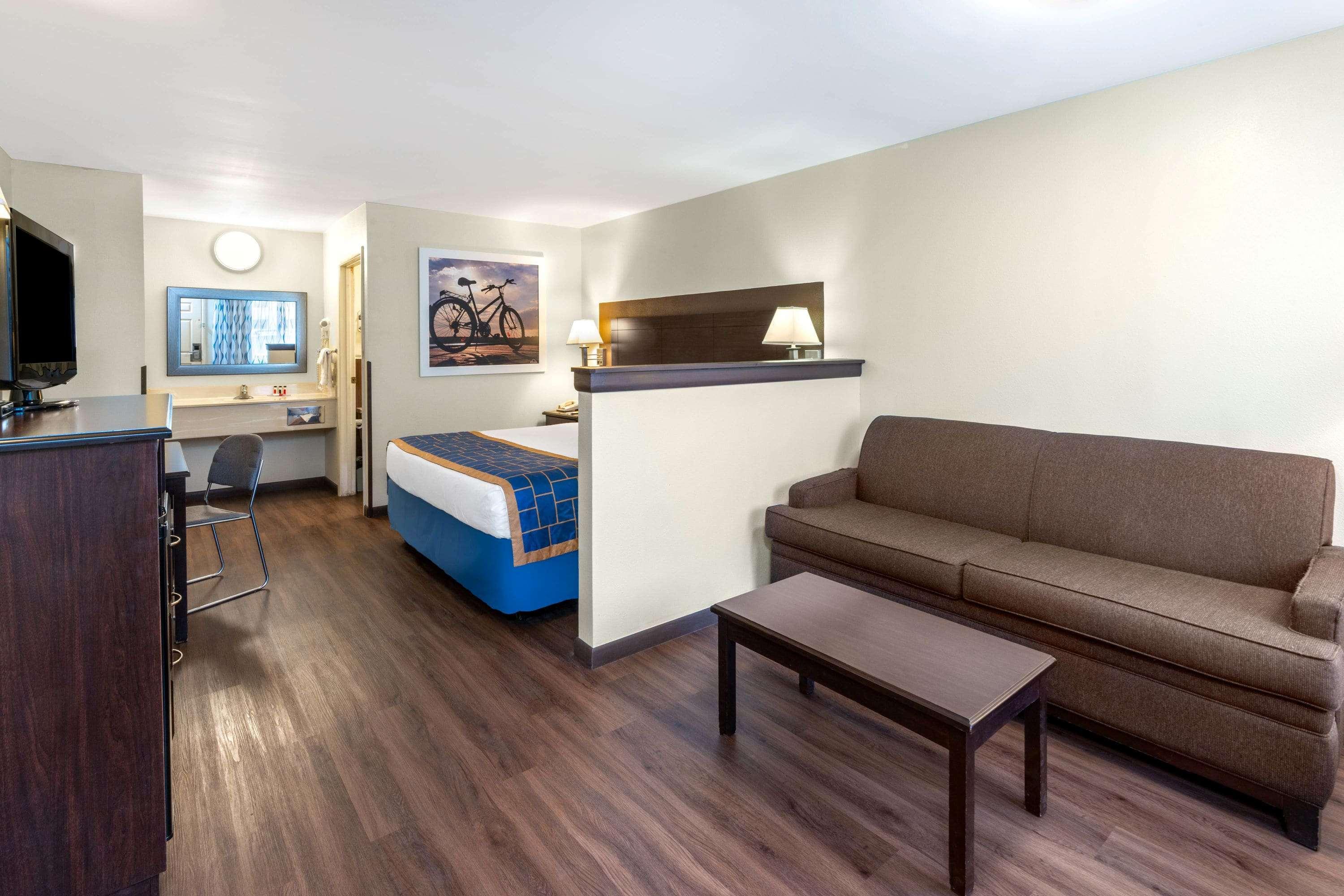 Days Inn By Wyndham Grants Bagian luar foto