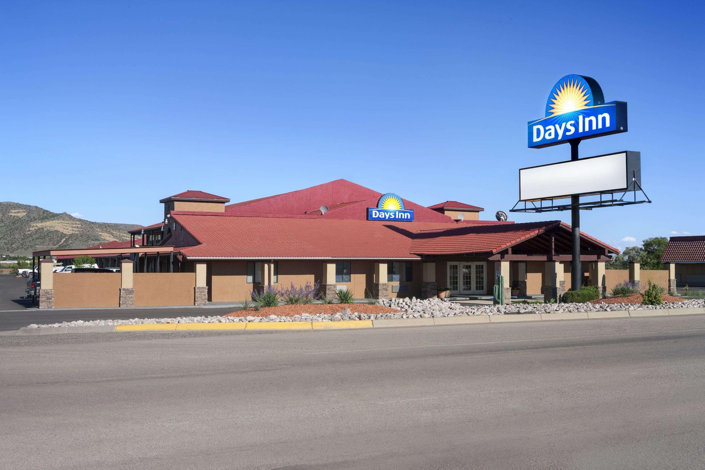Days Inn By Wyndham Grants Bagian luar foto