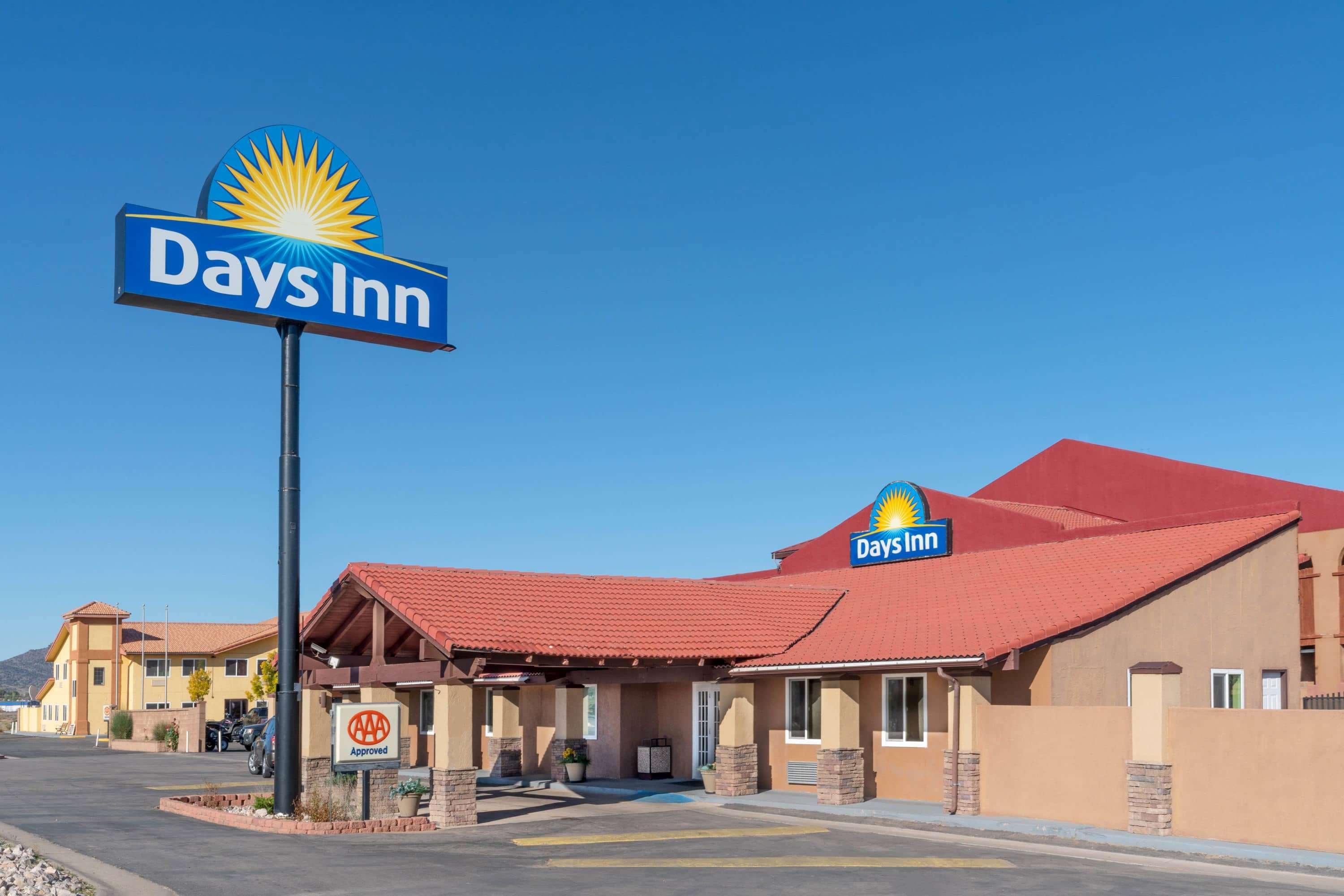 Days Inn By Wyndham Grants Bagian luar foto